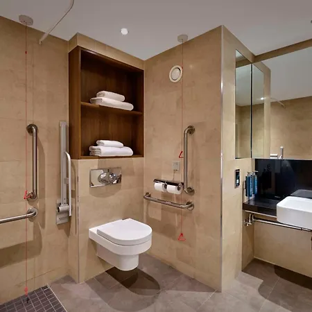 Doubletree By Hilton מלון 4*