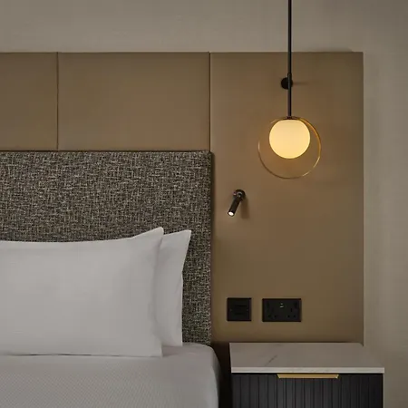 Doubletree By Hilton מלון 4*