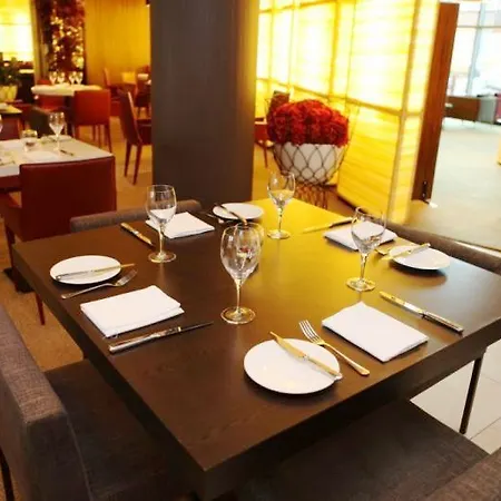 Doubletree By Hilton מלון שפילד