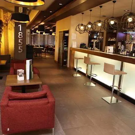 מלון Doubletree By Hilton שפילד